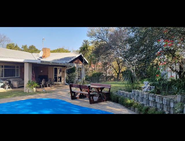4 BEDROOM FREEHOLD SOLD IN DRAKENSVIEW